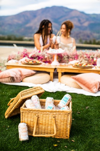 Picnic Season with Robin & Andréa